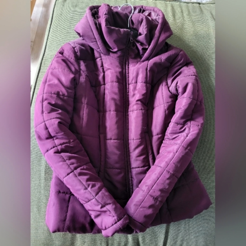 New York & Company Puffer Jacket with hoodie Size S